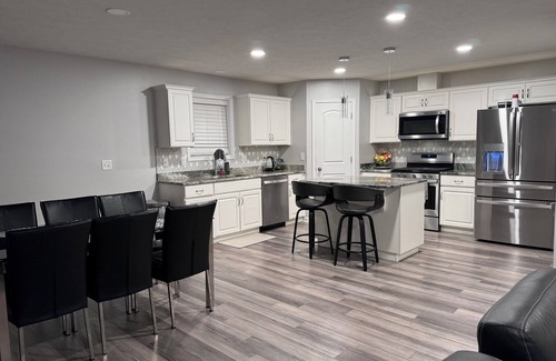 Bellefonte Casa | Charming 3-bedroom LED vibe cozy house with AC and WiFi in Steeple Chase.