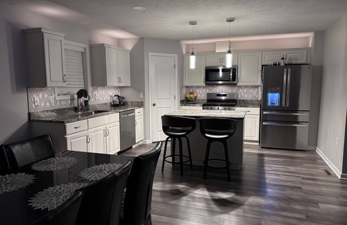 Bellefonte Casa | Charming 3-bedroom LED vibe cozy house with AC and WiFi in Steeple Chase.