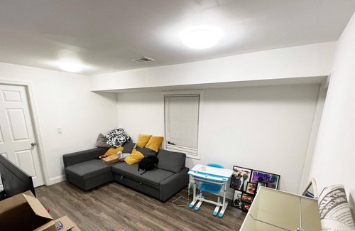 Roselle Park Apartamento | Charming 3-bedroom apartment in lovely Roselle Park- 4 mins from NYC Bus Station