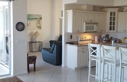 Long Meadow Casa | Charming 3-bedroom bungalow in delightful Rotonda - WiFi, AC, pool, canal view