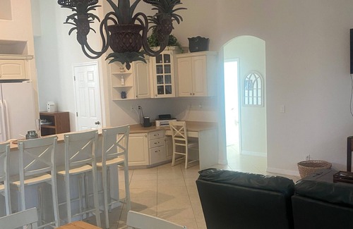 Long Meadow Casa | Charming 3-bedroom bungalow in delightful Rotonda - WiFi, AC, pool, canal view