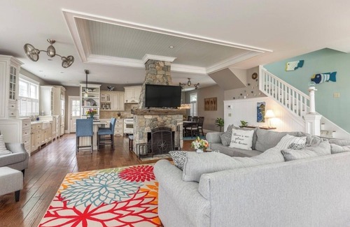 Pine Point Casa | Charming 3-bedroom house steps to Pine Point Beach with backyard oasis
