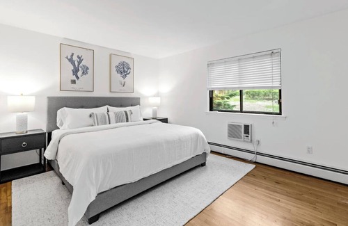 Shinnecock Hills Otro | Charming 3-bedroom with WiFi and AC in lovely Southampton
