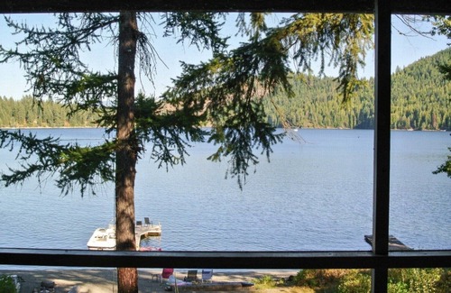 Spirit Lake Cabina | Charming 3 Bedroom Cabin on Spirit Lake