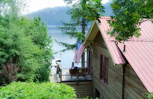 Spirit Lake Cabina | Charming 3 Bedroom Cabin on Spirit Lake
