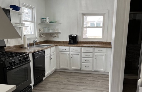 Spring Lake Casa | Charming 3 bedroom, 2 bath house on a quiet street, just steps from the beach.