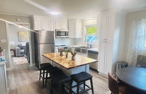 Statesville Casa | Charming 3-bedroom house with ample outdoor acreage