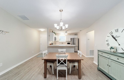 Fruitland Park Casa | Charming 3-bedroom house with Golfcart and WiFi in The Villages