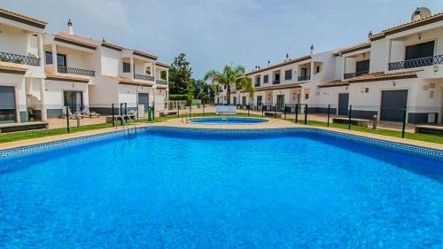 Mosqueira Casa | Charming 3-Bedroom Villa with Pool in Albufeira