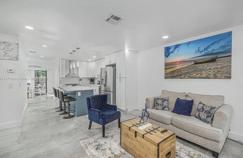 Stuart Villa | Charming 3-bedroom villa with AC, WiFi in lovely Stuart