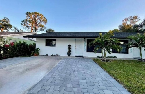 Stuart Villa | Charming 3-bedroom villa with AC, WiFi in lovely Stuart