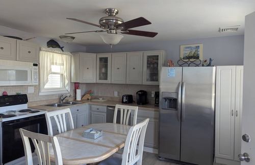 Lower Township Apartamento | Charming 3-Bedroom Wildwood Crest Spot: Beach, Bay, and Boardwalk- all so close!