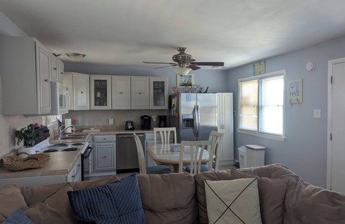 Lower Township Apartamento | Charming 3-Bedroom Wildwood Crest Spot: Beach, Bay, and Boardwalk- all so close!