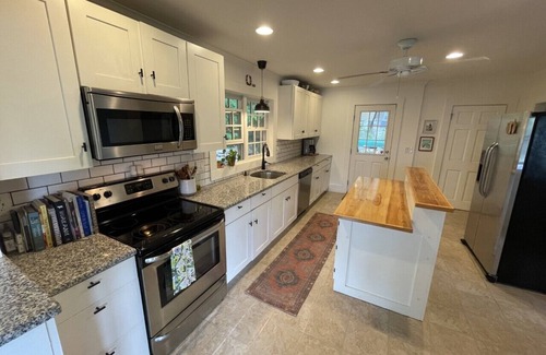 Amesbury Casa | Charming 3 bedroom with magical patio