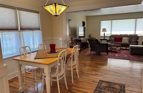 Dayton Casa | Charming 3 BR 2 Bath in historic Dayton. Exclusive and ready for your visit!