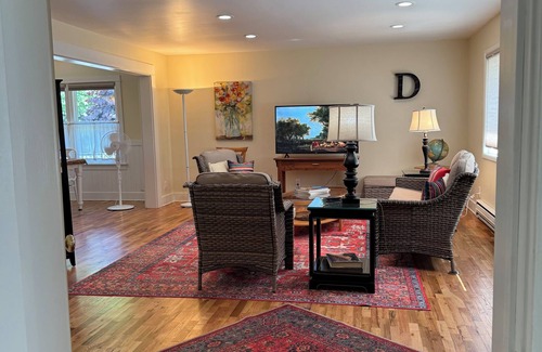 Dayton Casa | Charming 3 BR 2 Bath in historic Dayton. Exclusive and ready for your visit!