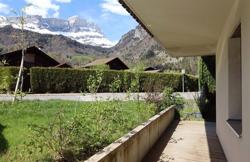 Servoz Apartamento | Apartamento de 4 habitaciones con terraza y garaje en el pintoresco Servoz, ideal para 6 personas