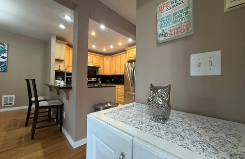 Central District Casa | Charming 3-BR Home Close to Swedish Cherry Hill
