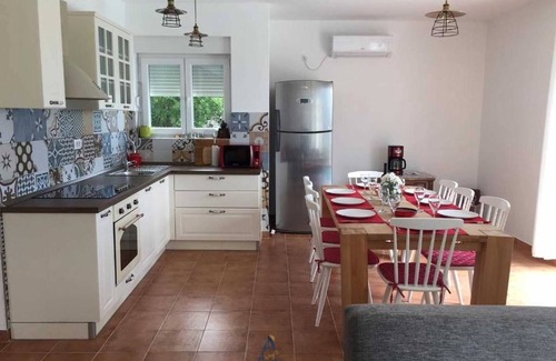 Smrika Villa | Encantadora villa de 3 dormitorios para 6+2 personas, con piscina y vistas impresionantes
