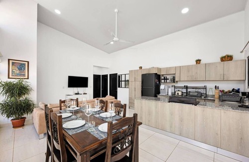 Veintisiete de Abril Villa | Charming 3-bedroom villa With Private Pool & Close to the Tamarindo Beach