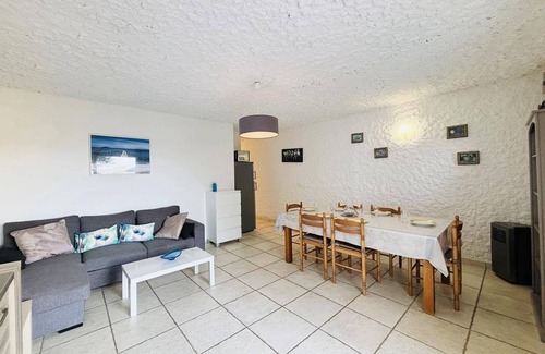 Marine de Saint Ambroggio Apartamento | Charming 3-Room Apartment in Lumio with Terrace and Parking, 1km from Beach
