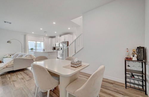 Summerlin Casa | Charming 3B3B townhome with full bedroom and bathroom DOWNSTAIRS in Las Vegas