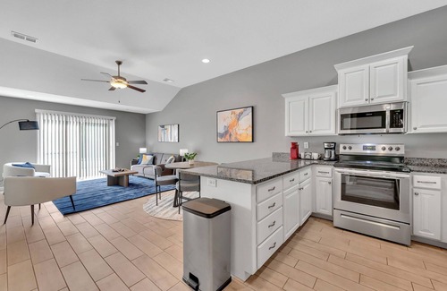 Blue Springs Casa | Charming 3bd, 2ba single-level TH w/ garage, ADA