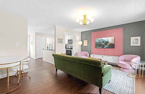 Northwest Raleigh Casa | Charming 3BD - Backyard - Near Downtown & NCSU