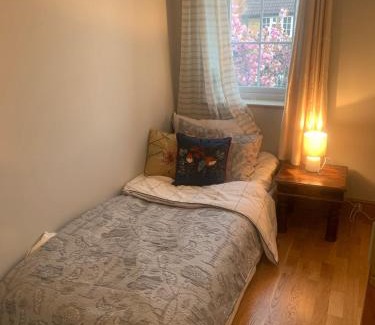 White City Casa | Charming 3Bd Home in West London