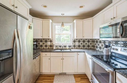 Cary Casa | Charming 3bedroom home in Welcoming Cary, Centrally Located with Greenway Access