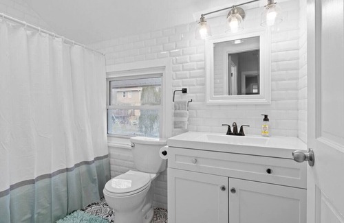Aspinwall Casa | Charming 3Bedroom Near Downtown, Parking, Walkable