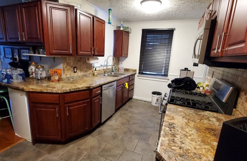 Bristol Casa | Charming 3br/2 bath house, 5 mins from downtown