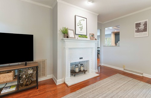 Old Town Cabaña | Charming 3BR/2BA Cottage in the Village of Pinehurst –Walk to Almost Everything!