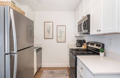 Mount Pleasant Casa | Charming 3br/2ba Shem Creek Oasis!