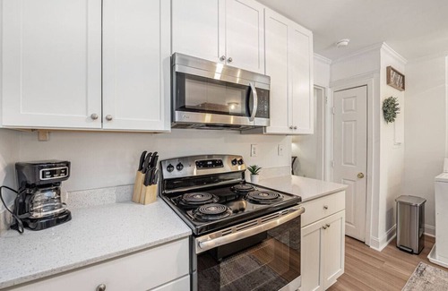 Mount Pleasant Casa | Charming 3br/2ba Shem Creek Oasis!
