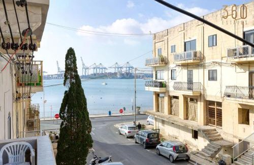 Il-Qajjenza Apartamento | Charming 3BR Apt with Breathtaking Sea Views by 360 Estates