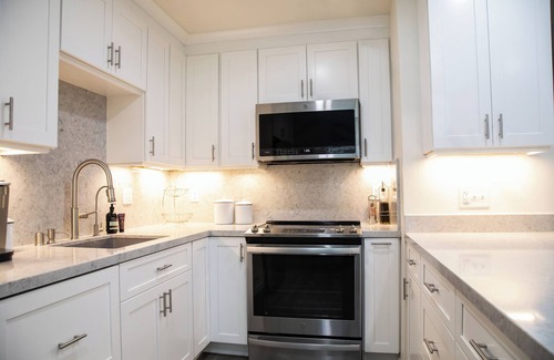 Soquel Condominio | Charming 3BR Condo 31+ Day Stay, Steps to New Brighton State Beach, Capitola