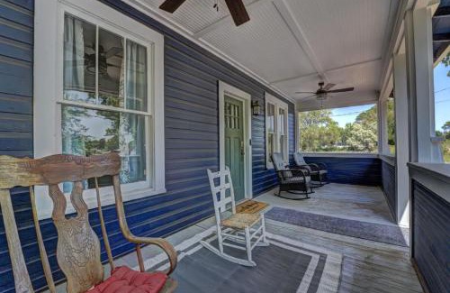 Fruita Casa | Charming 3BR Farmhouse Near Trails & Town
