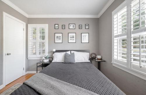 Lake Como Casa | Charming 3BR Home Near DT with King Bed and Fire Pit