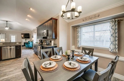 Saginaw Casa | Charming 3BR Home Near Ft. Worth & Stockyards w/ King Bed, Covered Patio & Grill