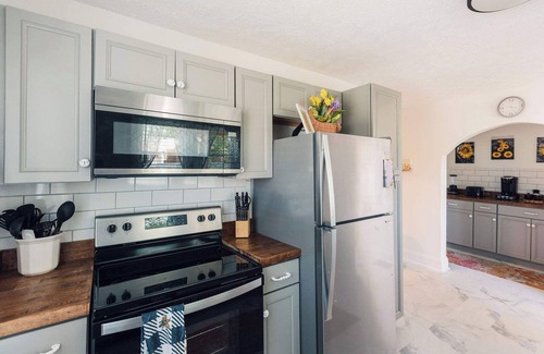 Bristol Casa | Charming 3BR Home with Hot Tub