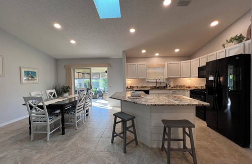 Springdale Casa | Charming 3BR Oasis with Lanai