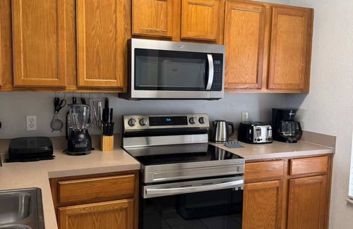 Bellavida Casa | Charming 3BR Resort Townhome with Pool & BBQ Area!