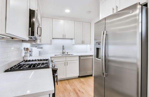 Buford Highway Casa | ¡Vive como Local en Chamblee en esta casa de 3D!