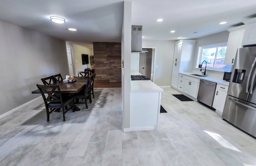 Kenmore Casa | Charming 3BR Retreat, Lush Yard