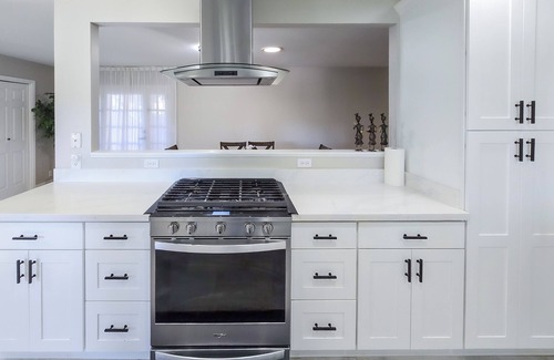 Kenmore Casa | Charming 3BR Retreat, Lush Yard