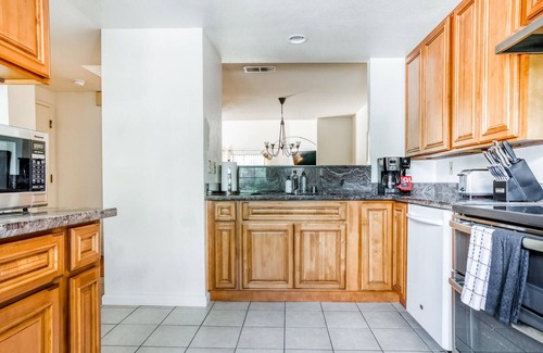 Carmine - Parkmont Casa | Charming 3BR Townhouse in San Jose