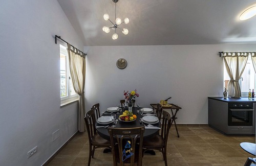 Farini Villa | Encantadora villa Oasis de 3 dormitorios para 6 personas con piscina privada climatizada