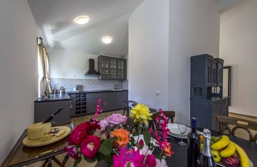 Farini Villa | Encantadora villa Oasis de 3 dormitorios para 6 personas con piscina privada climatizada
