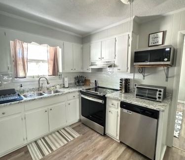 Belvedere Casa | Charming 3BR with Interstate Access